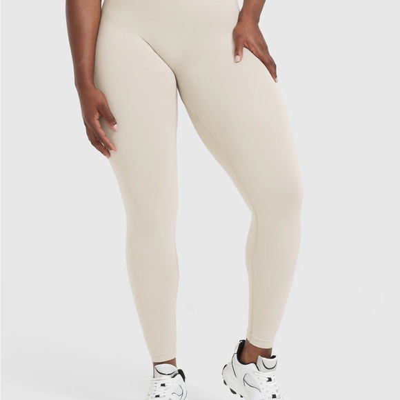 NWT Oner Active Effortless Seamless Leggings in Sand (M & regular/short) - Picture 4 of 9